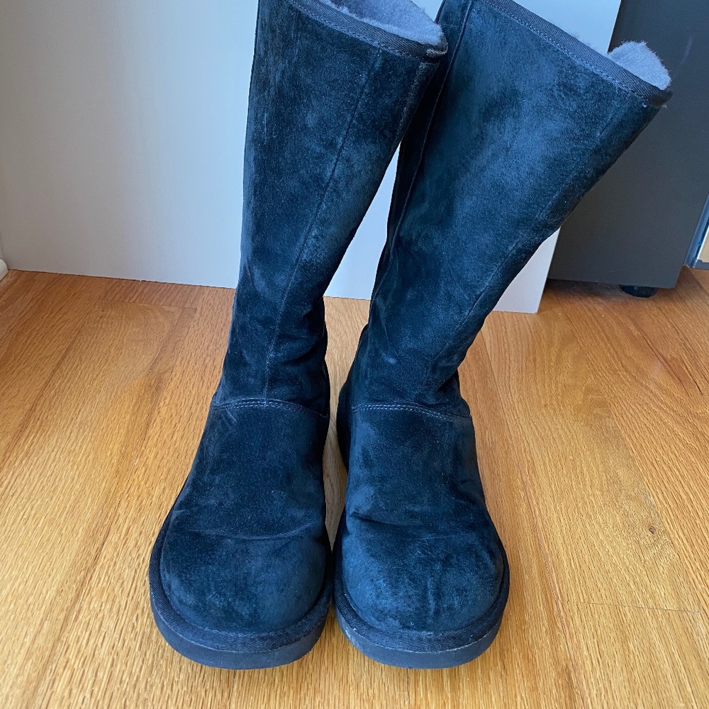 EUC UGG Knightsbridge Black Boots 9